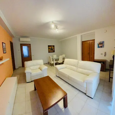 Sunset Apartment *